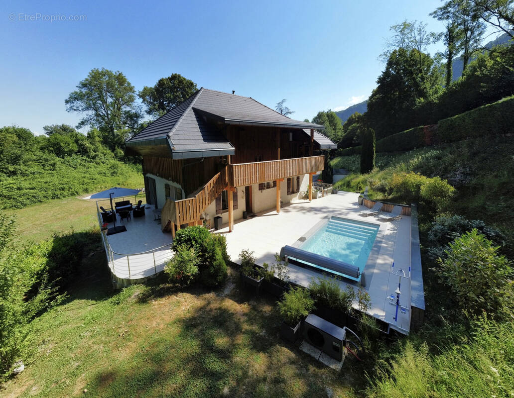 Maison à QUINTAL