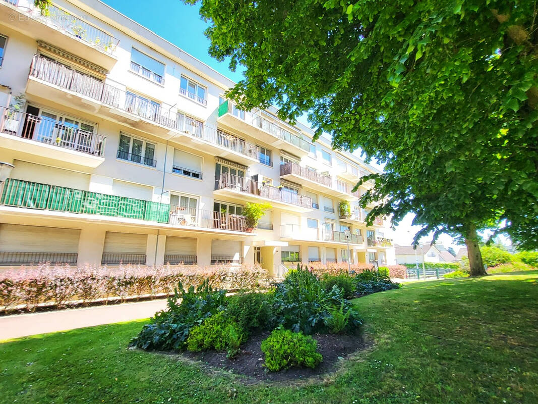 Appartement à LE PLESSIS-BOUCHARD