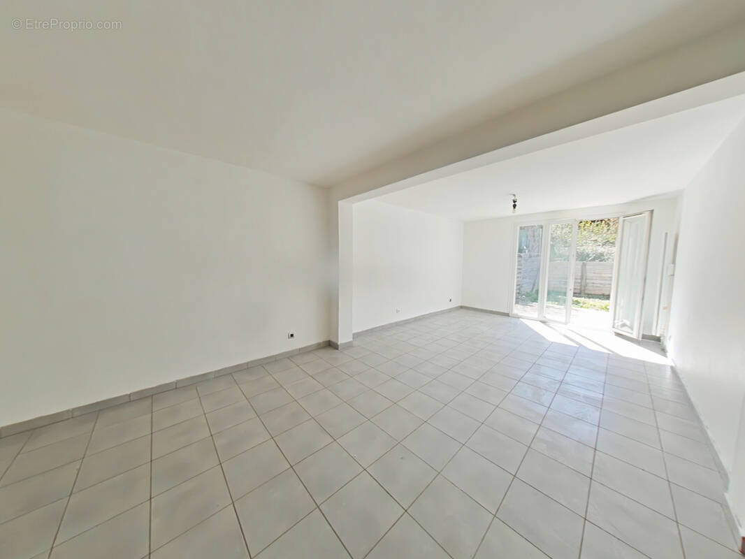 Maison à VAULX-MILIEU