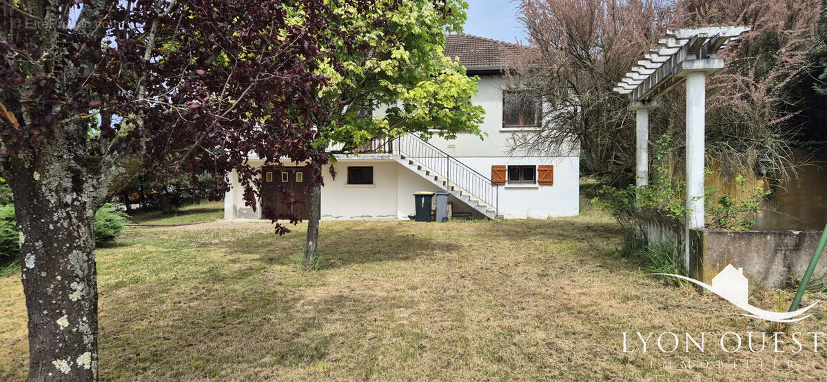 Maison à LA TOUR-DE-SALVAGNY