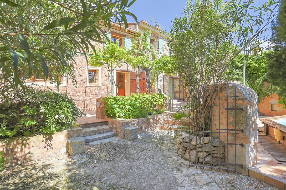Maison à CUERS