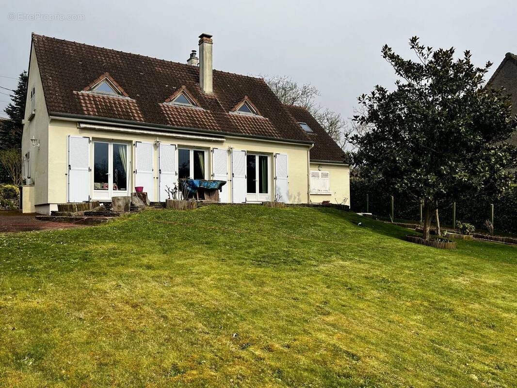 Maison à SAINT-CYR-SOUS-DOURDAN