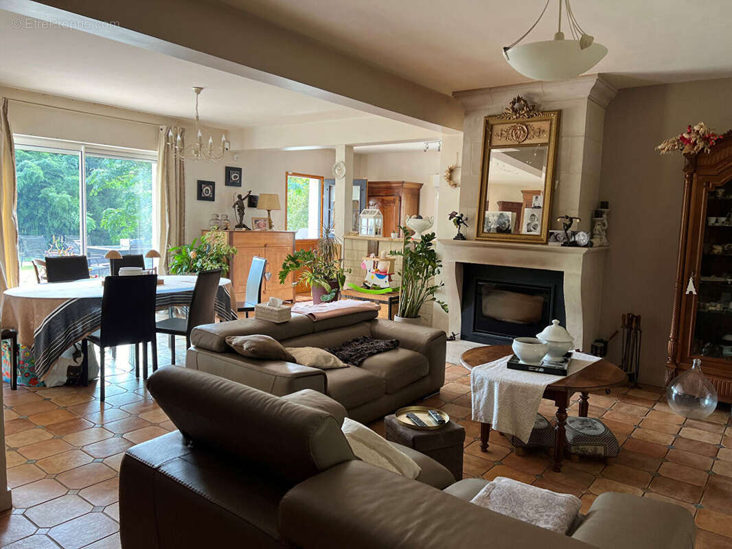 Maison à PARCAY-MESLAY