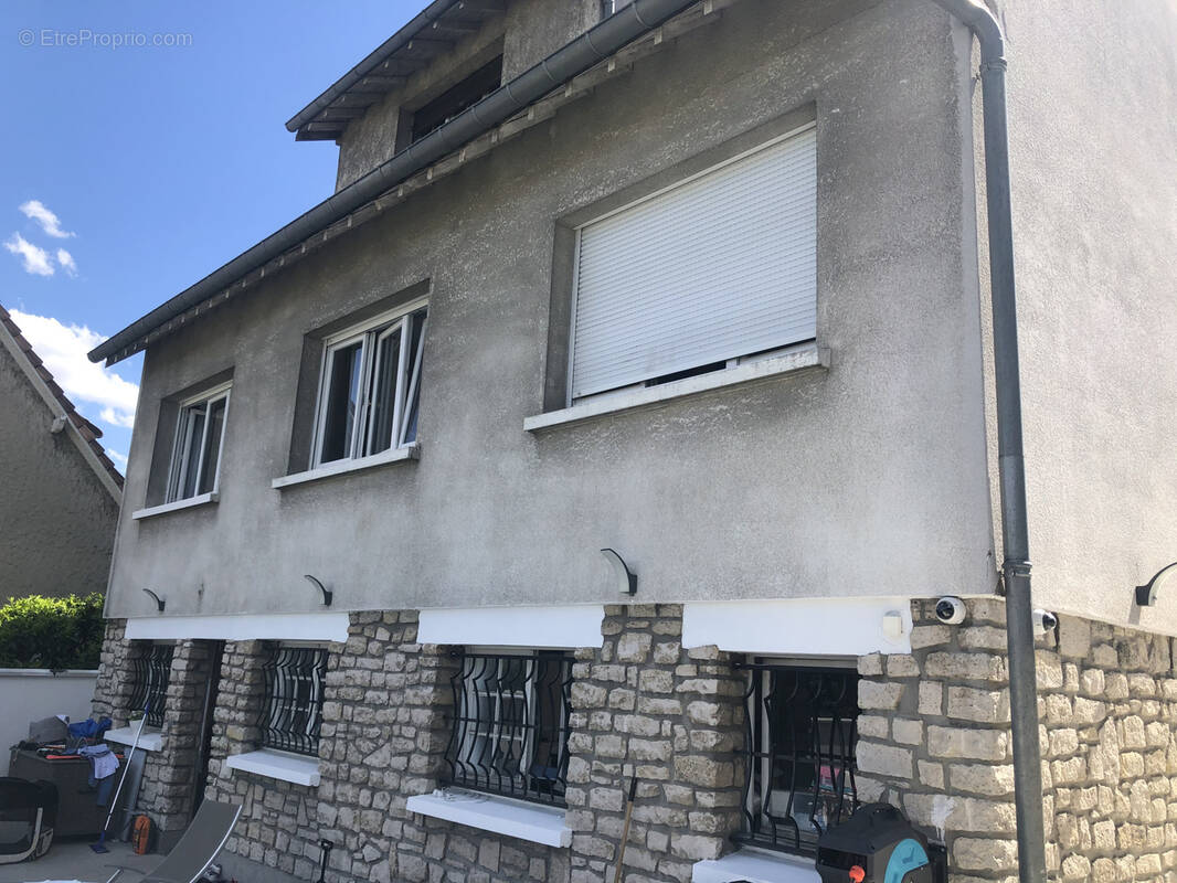 Maison à SARCELLES