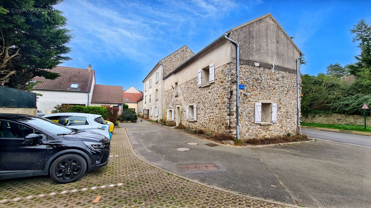 Appartement à LIVILLIERS