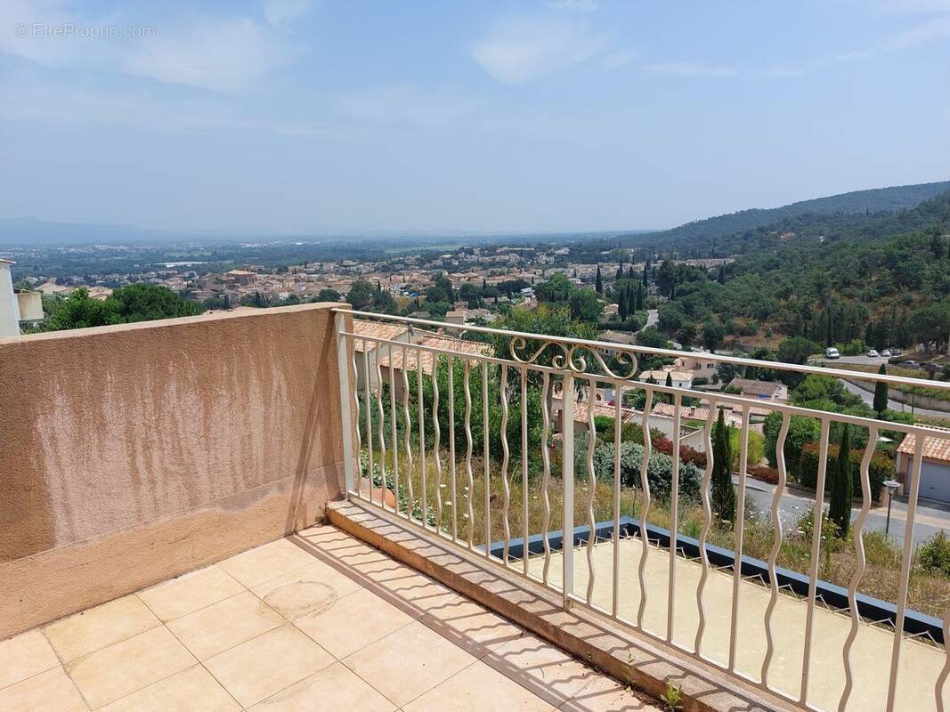 Maison à ROQUEBRUNE-SUR-ARGENS