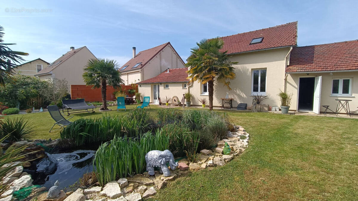 Maison à MERU