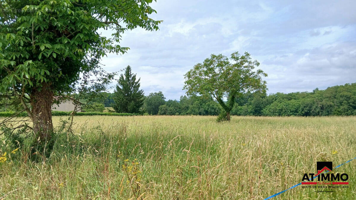 Terrain à SAINT-PRIVAT-DES-PRES
