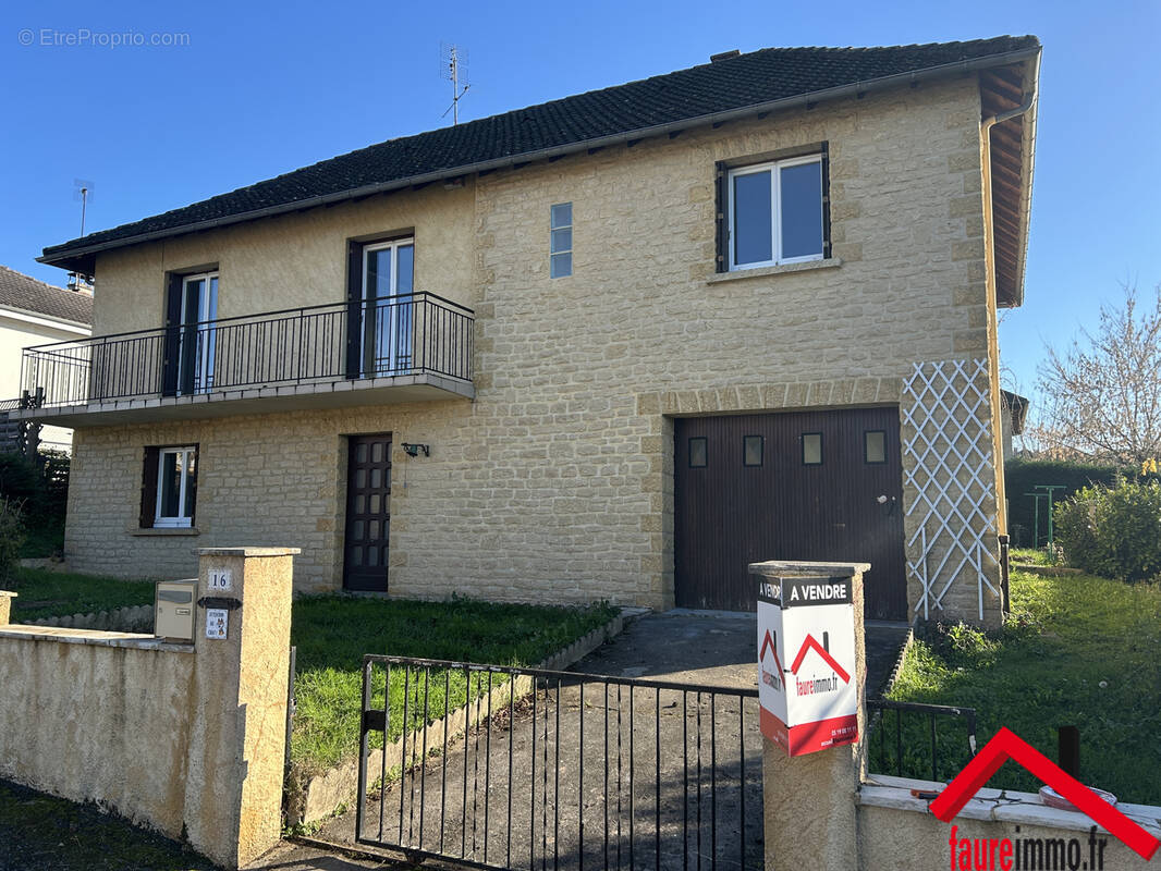 Maison à LARCHE