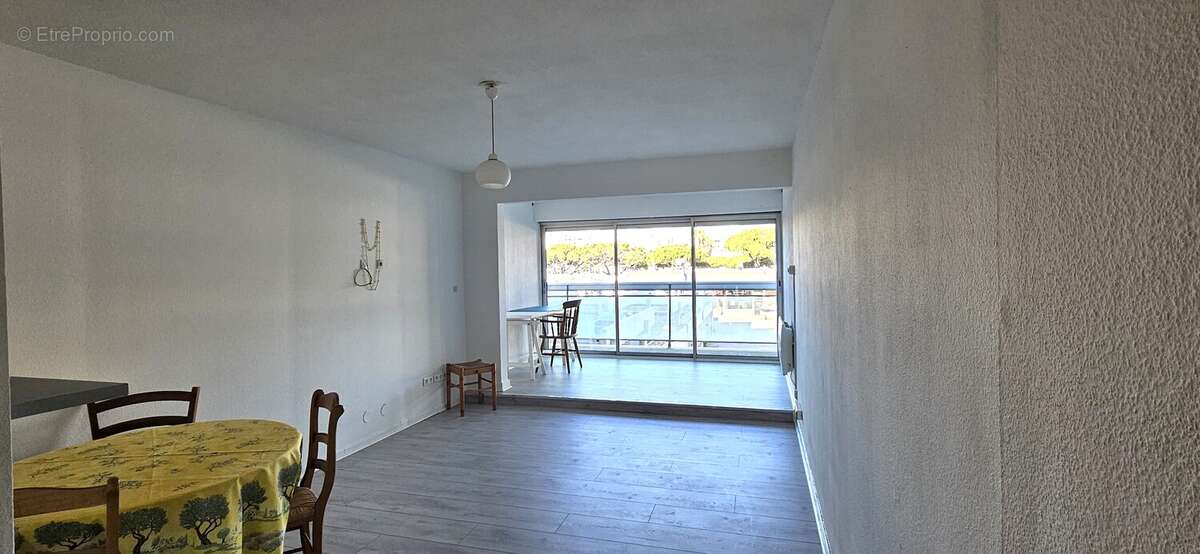 Appartement à MAUGUIO