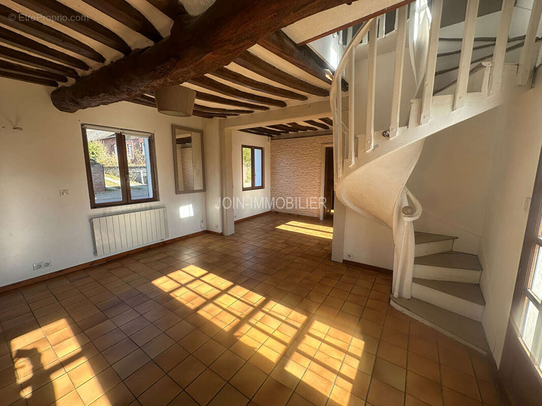 Maison à SAINT-AUBIN-LE-CAUF