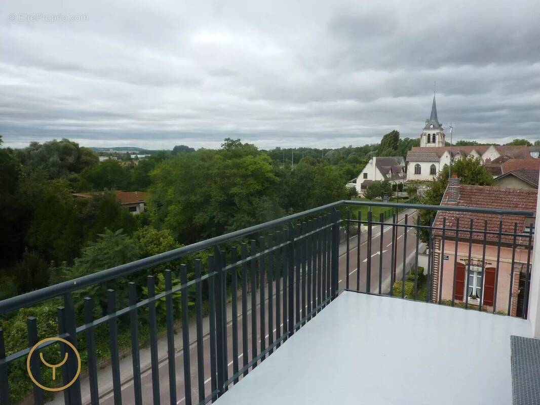 Appartement à PONT-SAINTE-MARIE