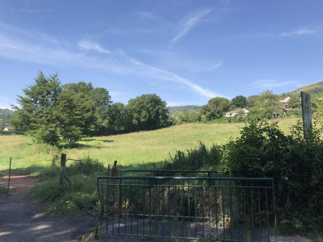 Terrain à CLAIRVAUX-D&#039;AVEYRON