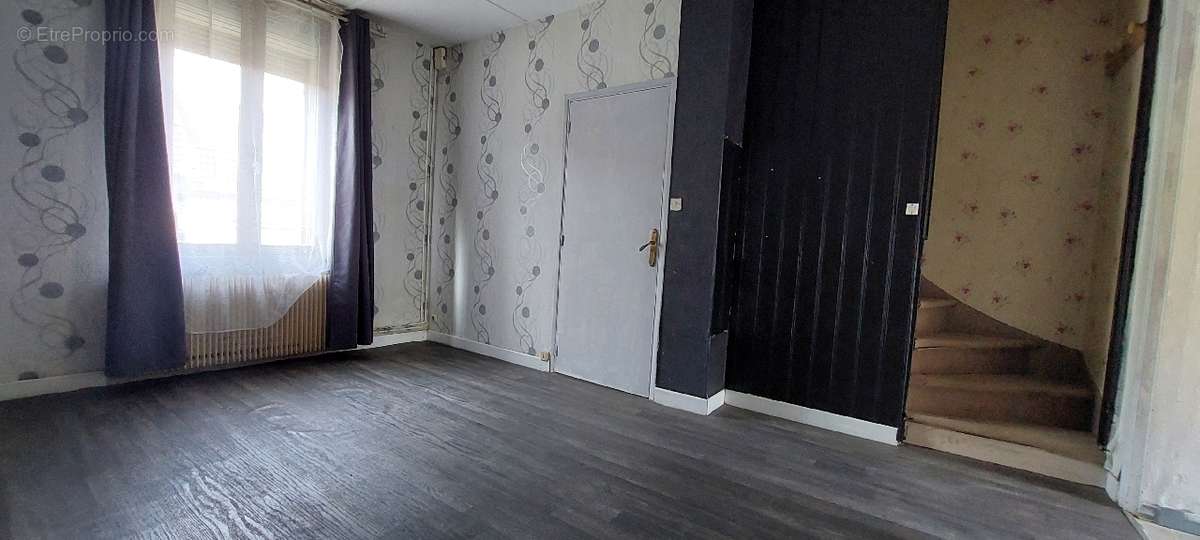 Maison à BRUAY-LA-BUISSIERE