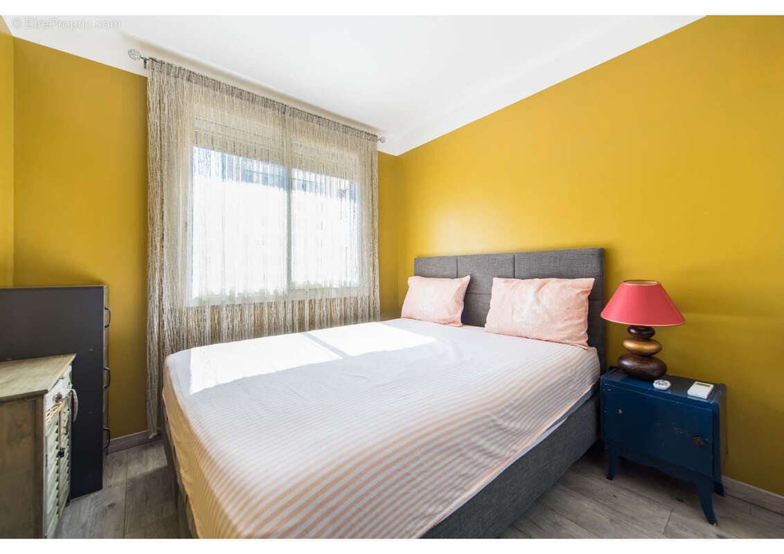 Appartement à MARSEILLE-5E