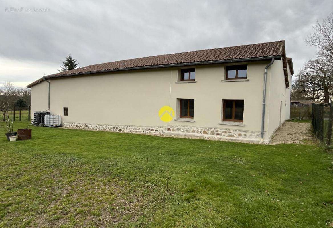Maison à PUY-GUILLAUME