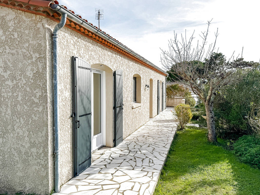Maison à VAUX-SUR-MER