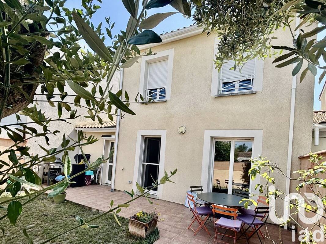 Photo 1 - Maison à CASTRES-GIRONDE