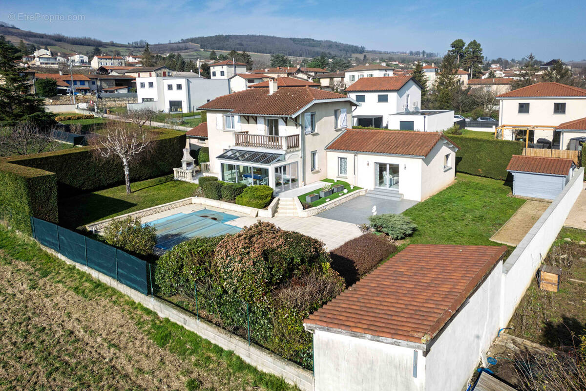 Maison à LUCENAY