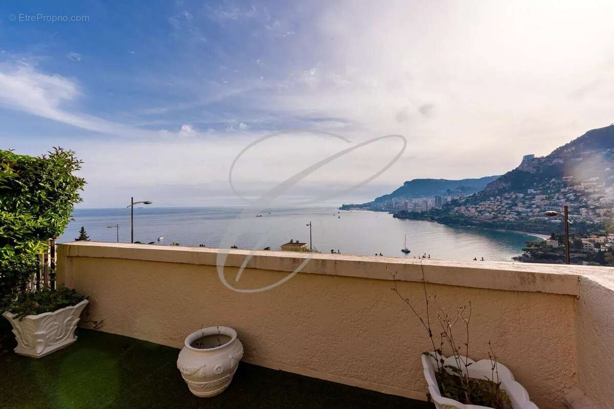 Appartement à ROQUEBRUNE-CAP-MARTIN