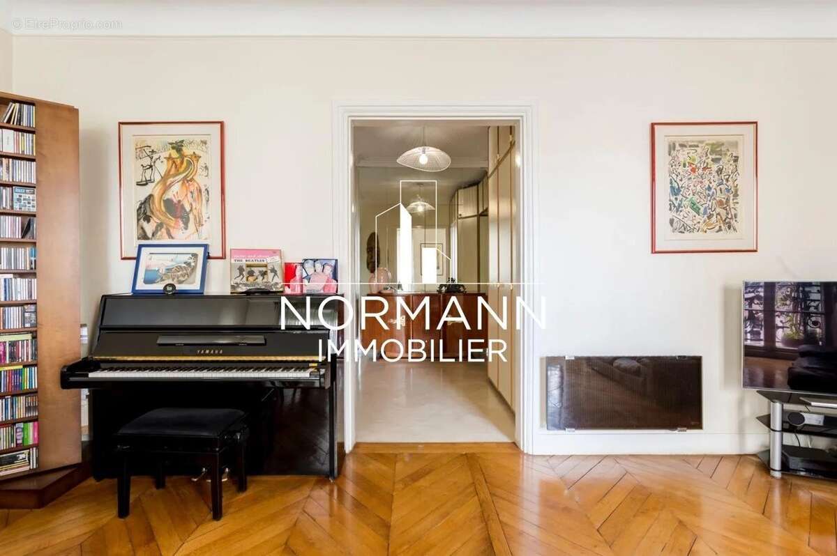 Appartement à PARIS-17E