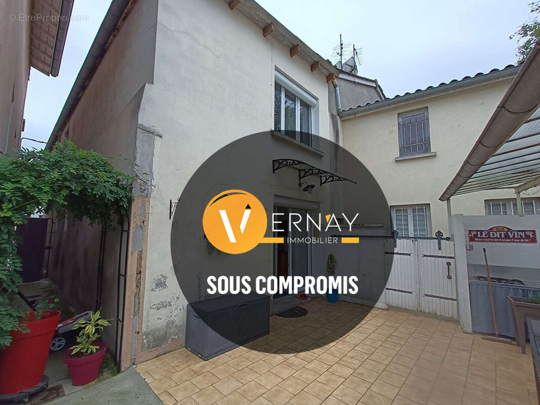Maison à PONT-EVEQUE