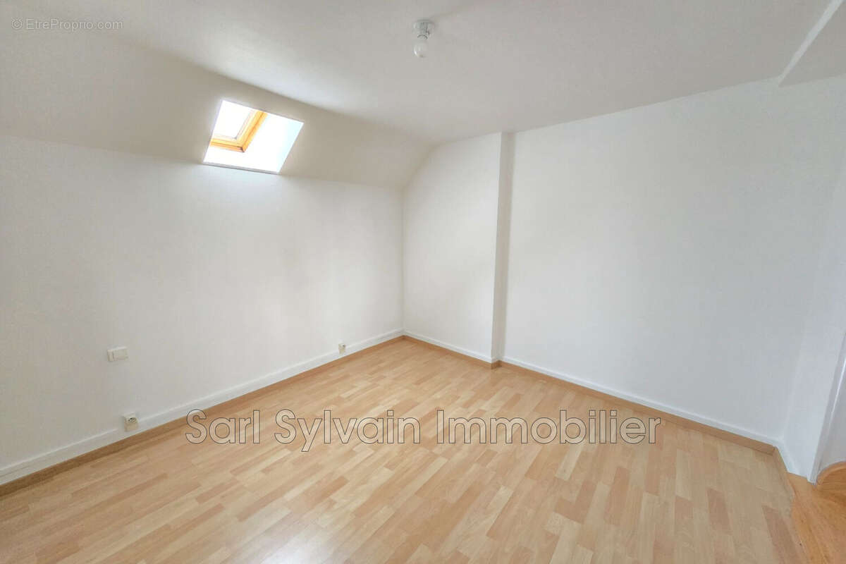 Maison à FORMERIE