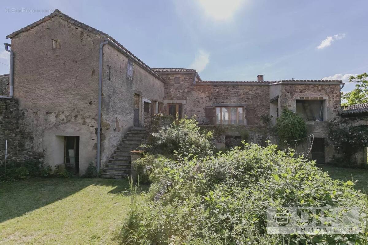 Maison à LAGUEPIE