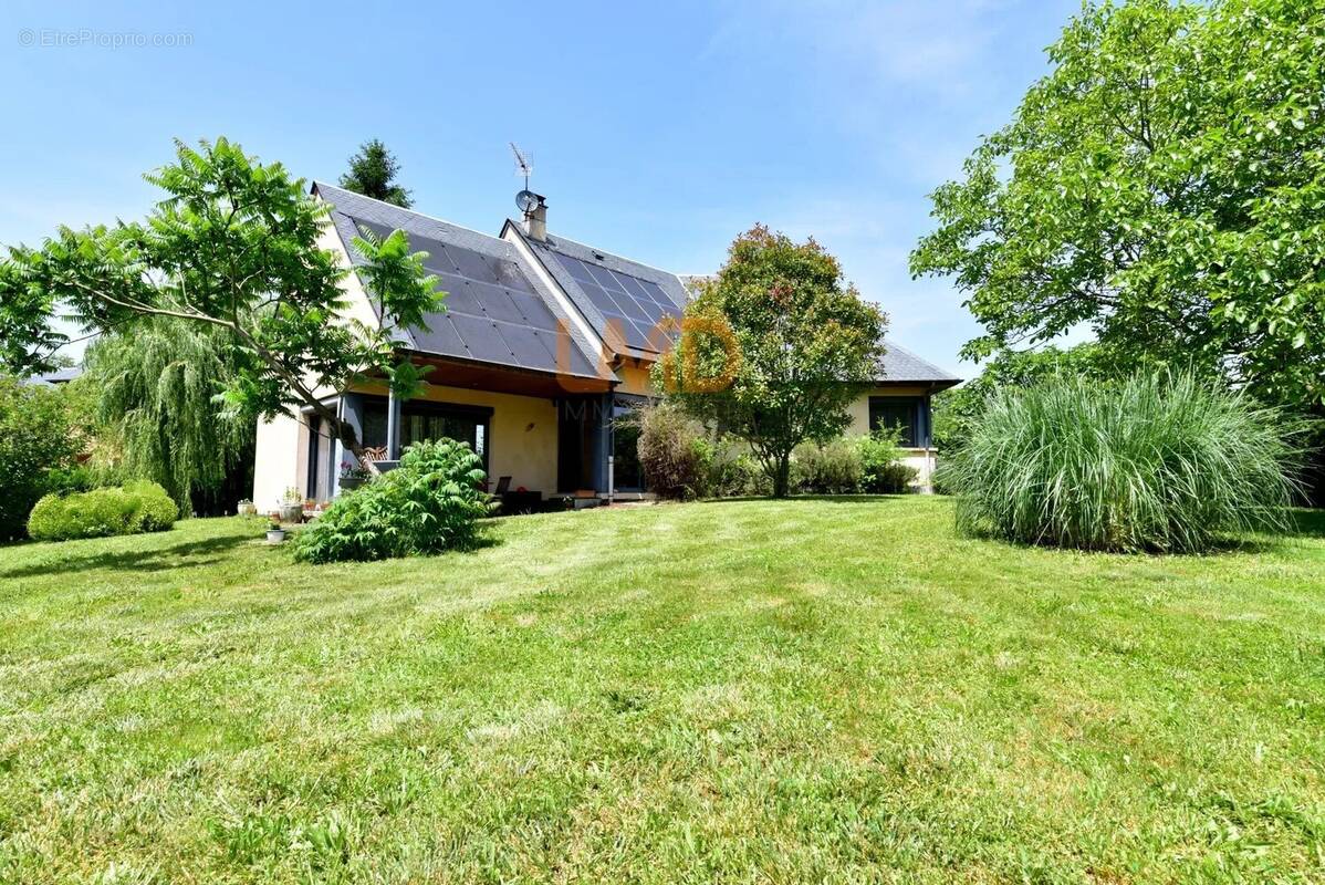 Maison à CALMONT