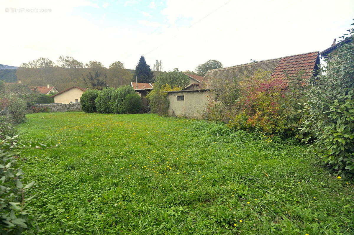 Terrain à JARRIE