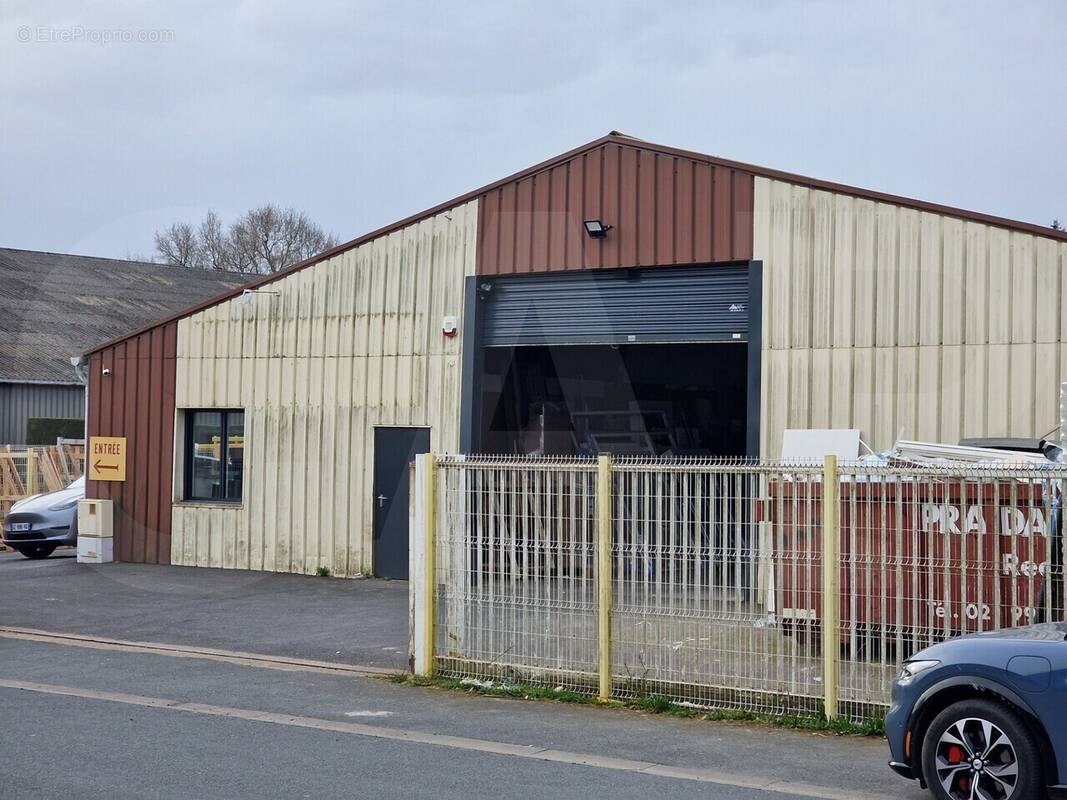 Autre à TINTENIAC