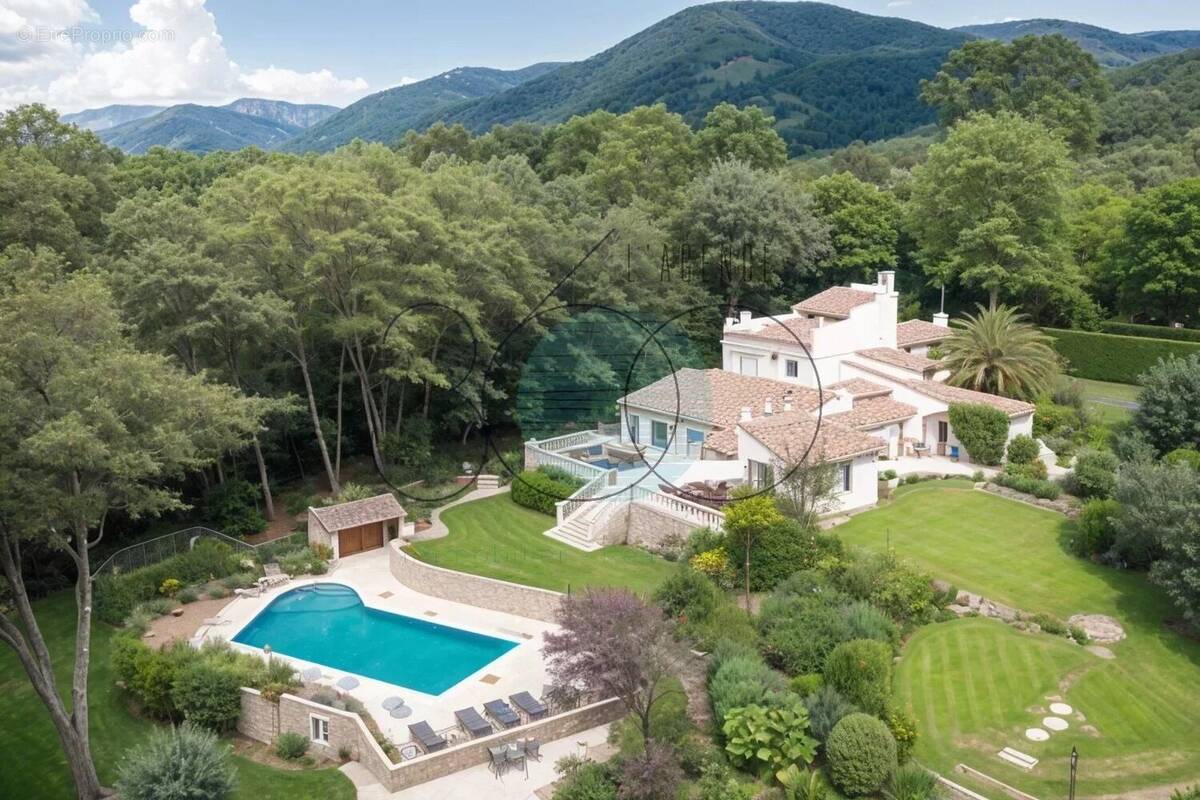Maison à VALBONNE