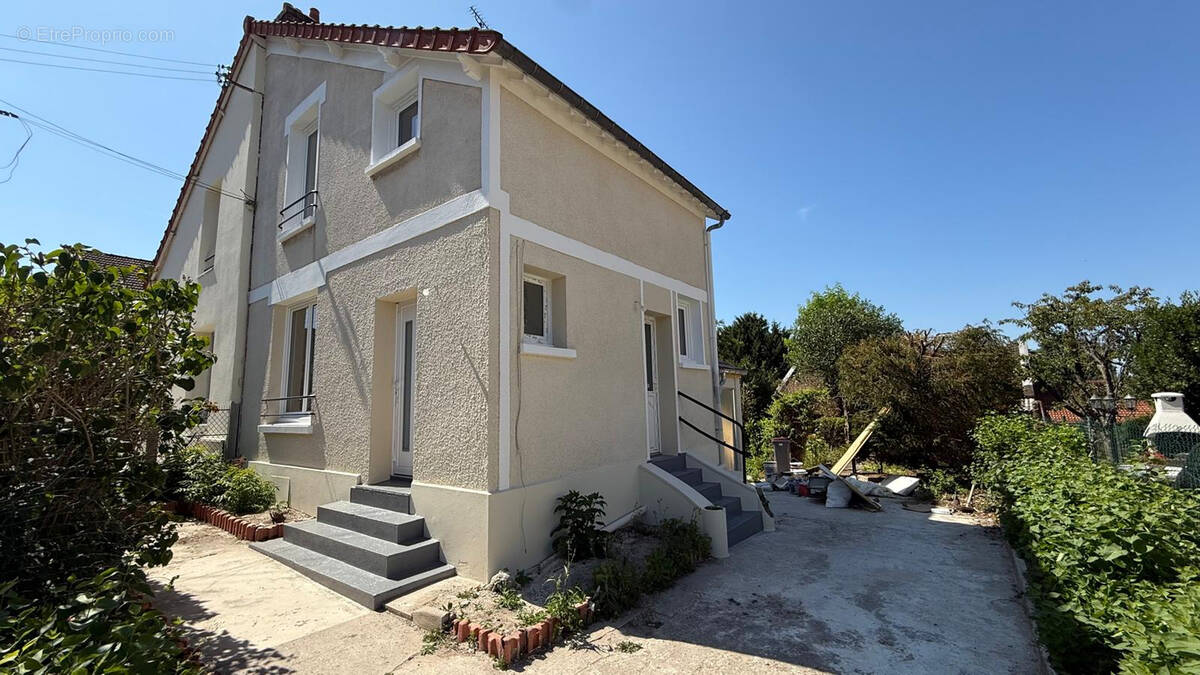 Maison à CORBEIL-ESSONNES