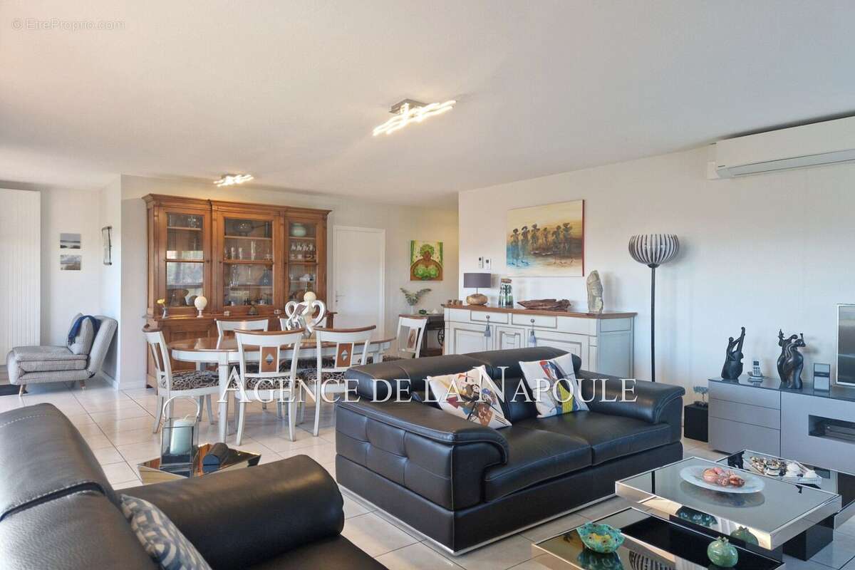 Appartement à MANDELIEU-LA-NAPOULE