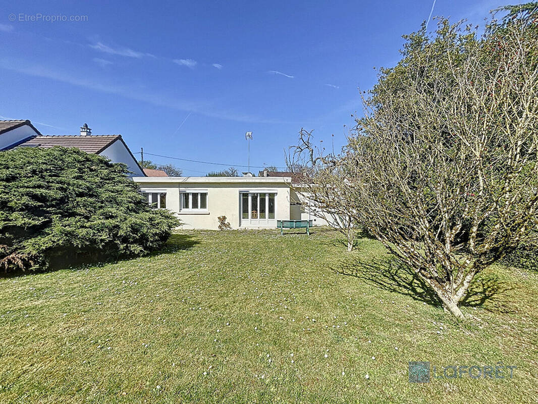 Maison à SAINT-GERMAIN-LES-ARPAJON