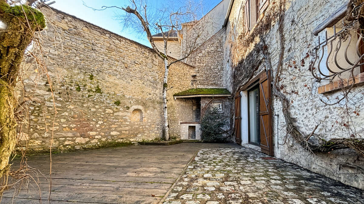 Maison à ETAMPES