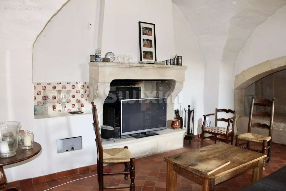 Maison à LA GARDE-ADHEMAR