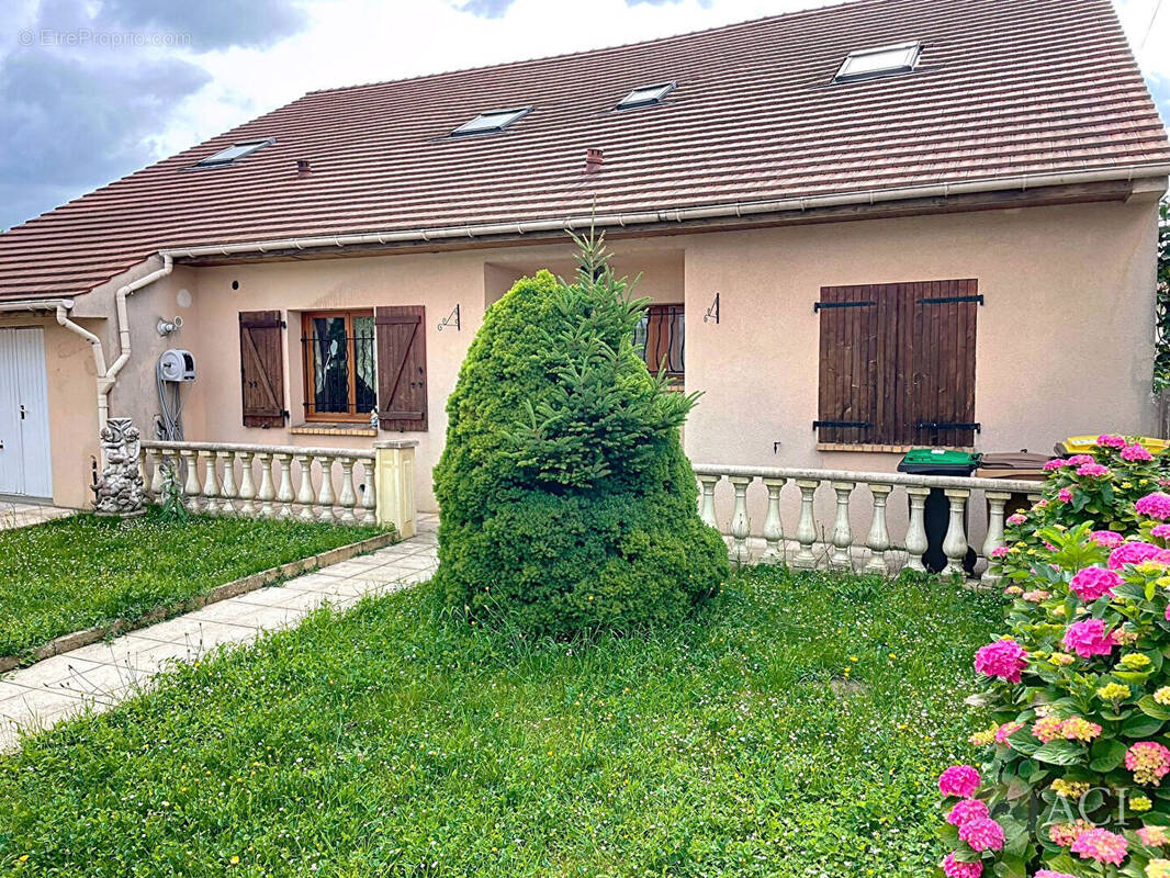 Maison à MONTMAGNY