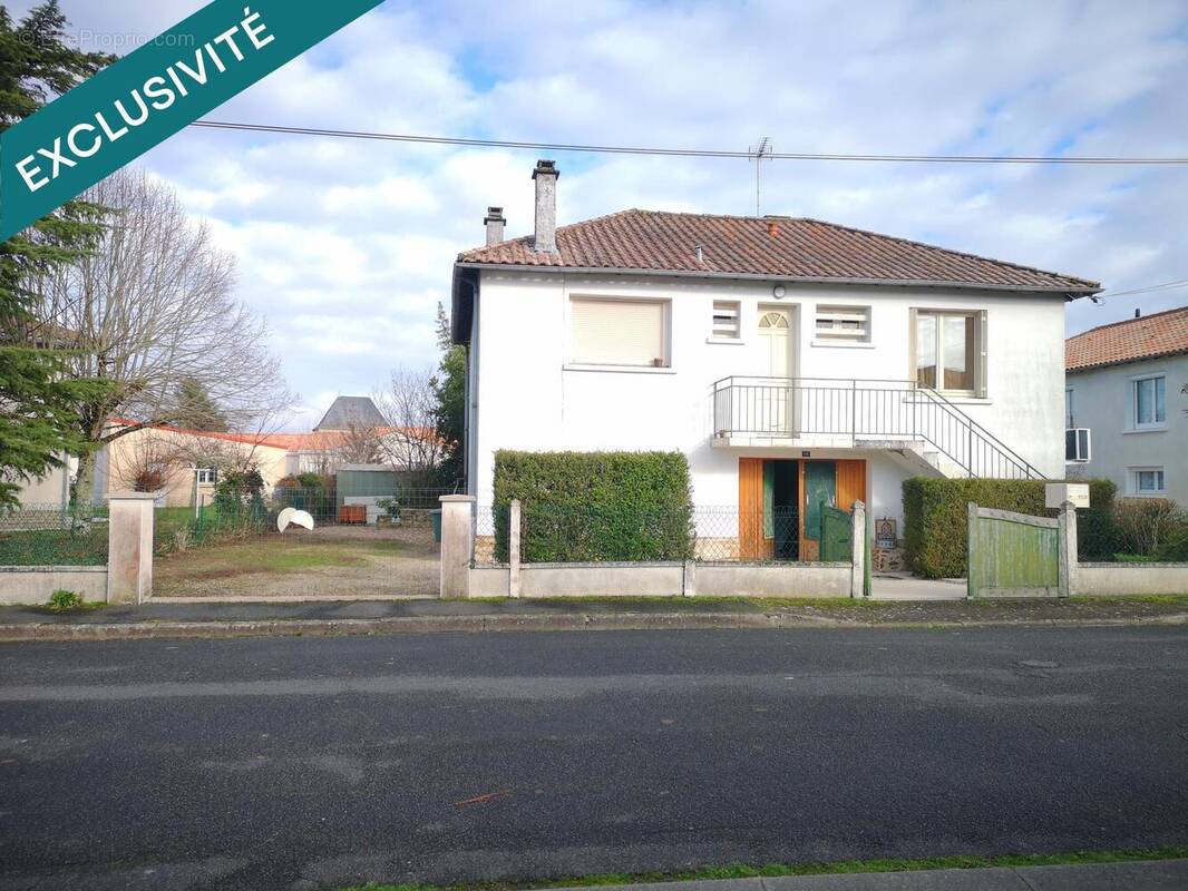 Photo 1 - Maison à GENCAY