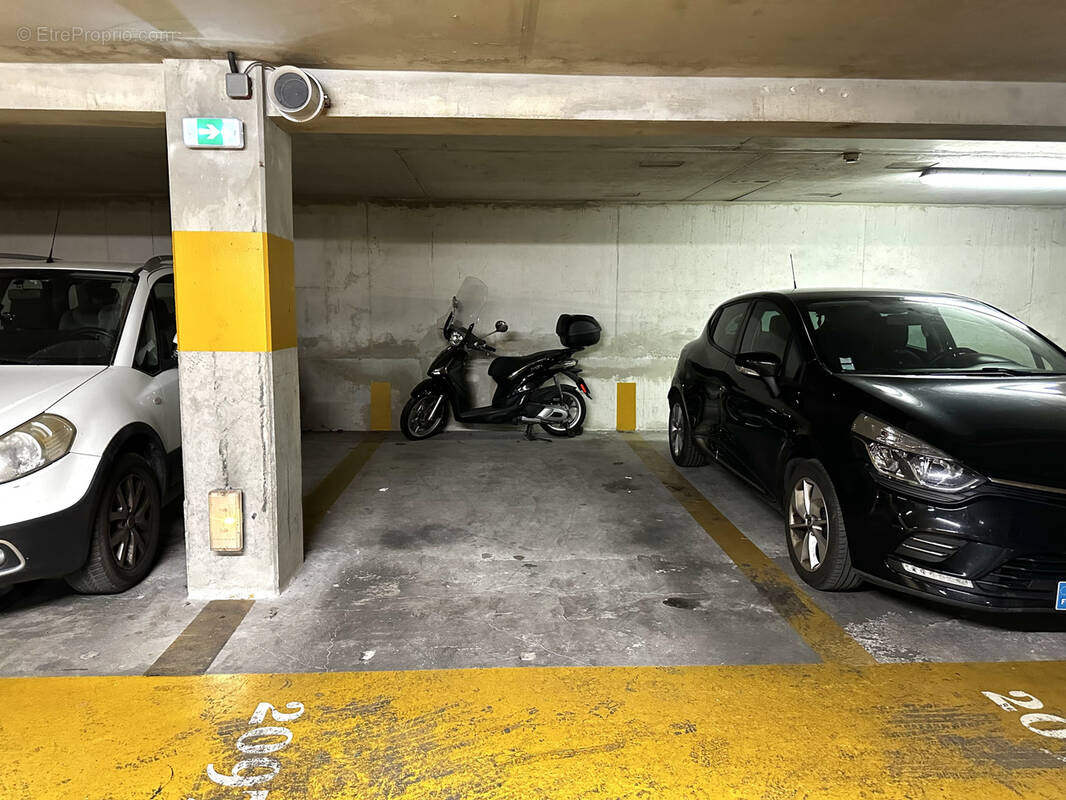 Parking à MARSEILLE-5E