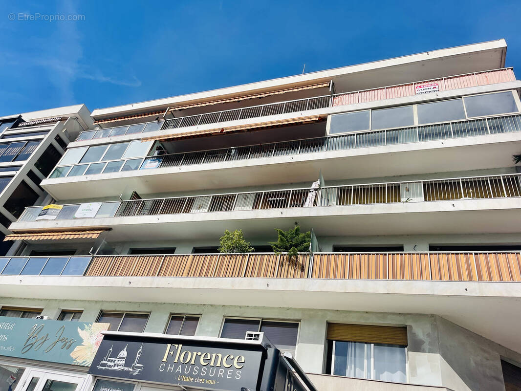 Appartement à MANDELIEU-LA-NAPOULE
