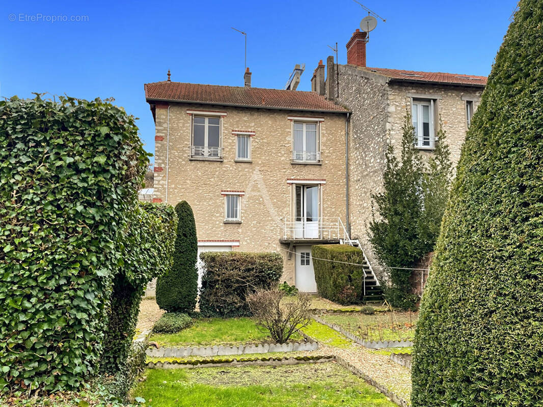 Maison à ETAMPES