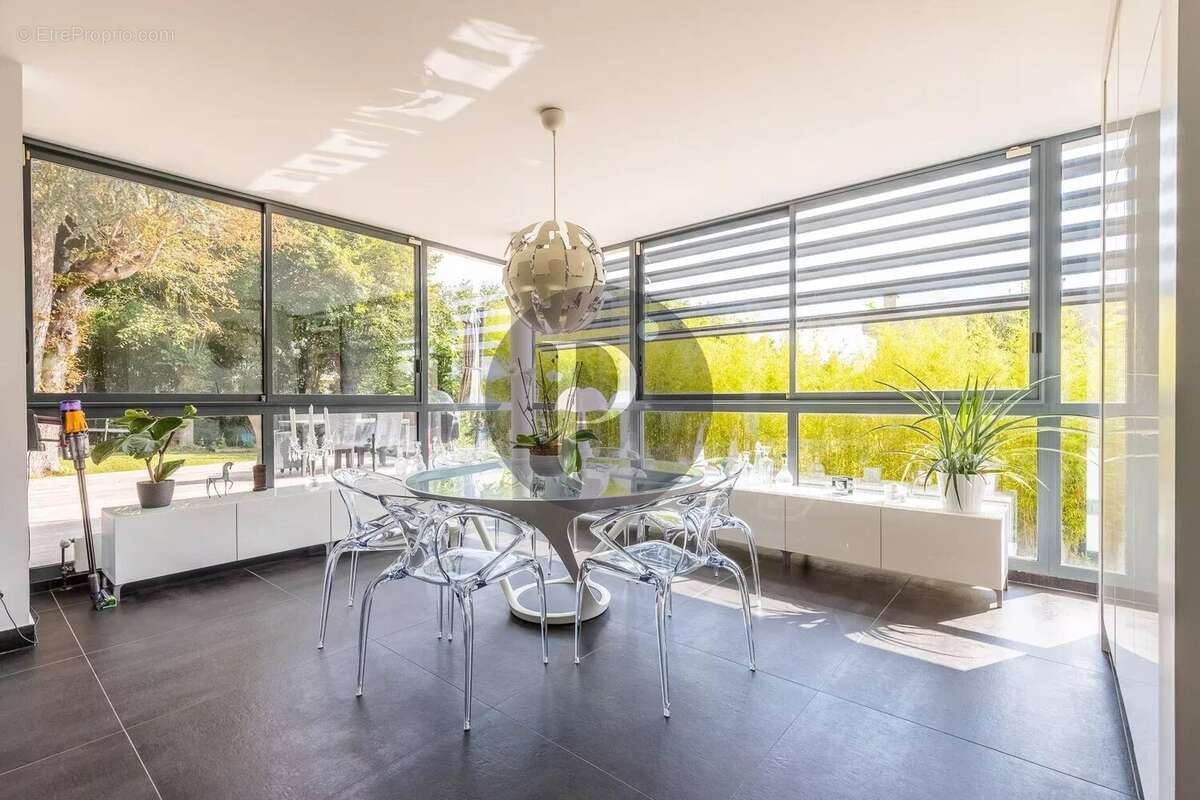 Maison à VERRIERES-LE-BUISSON