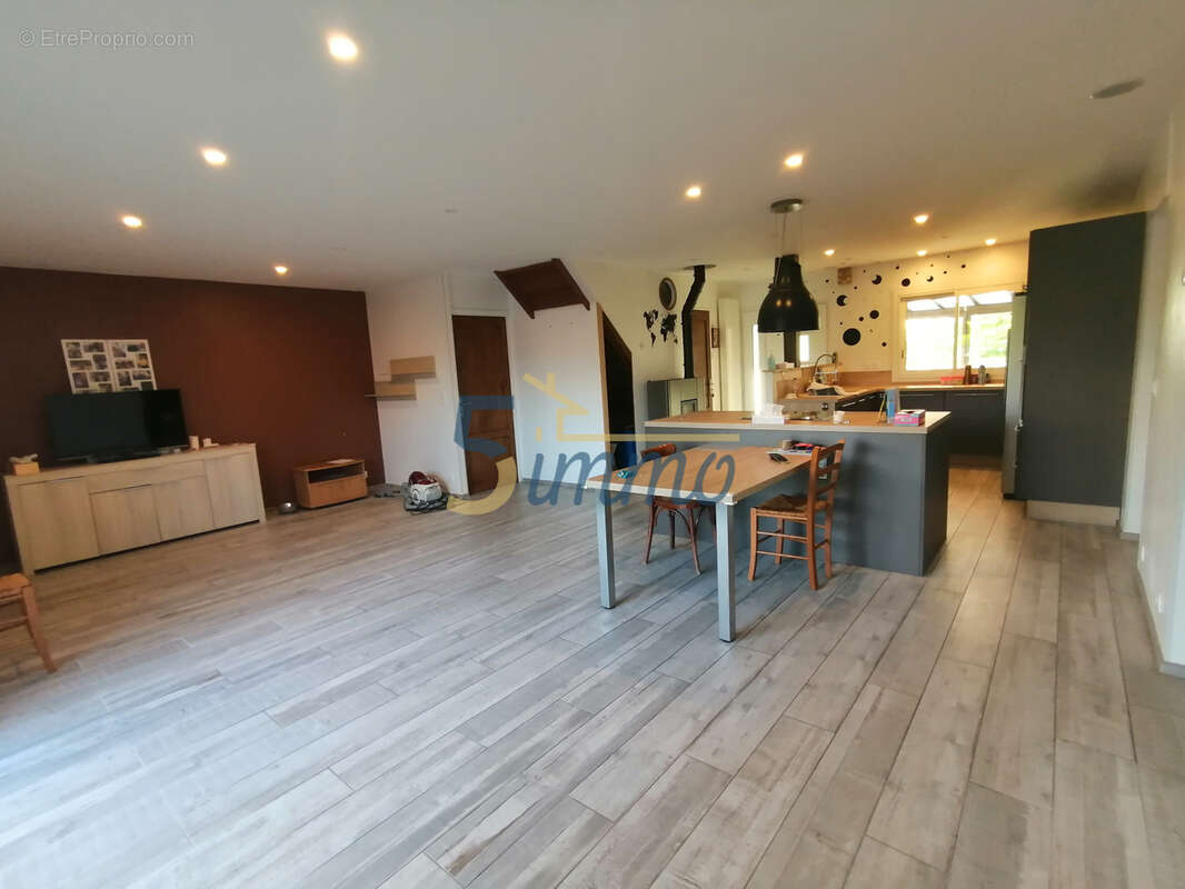Maison à TERNAY