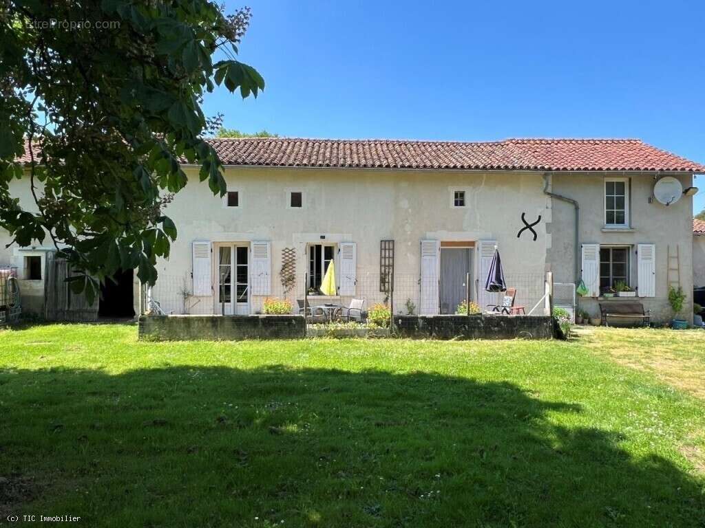 Maison à CIVRAY
