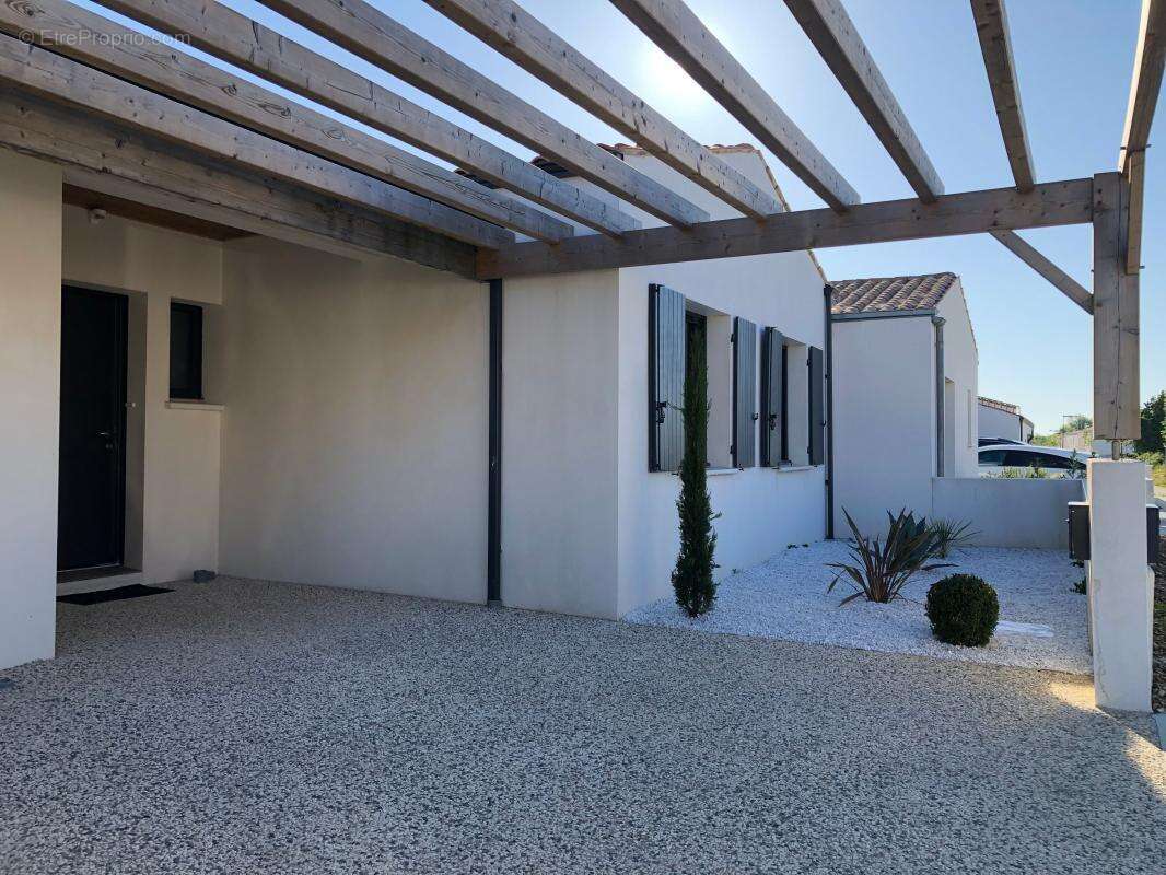 Maison à DOMPIERRE-SUR-MER