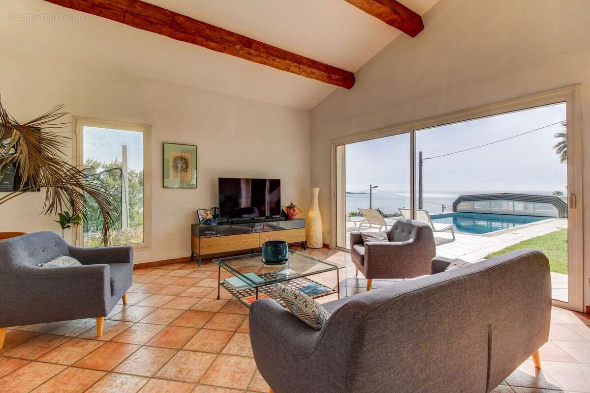 Maison à VALLAURIS