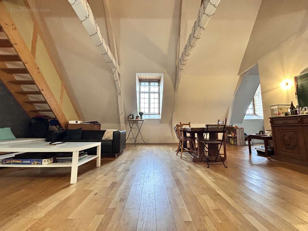 Appartement à AIRE-SUR-LA-LYS