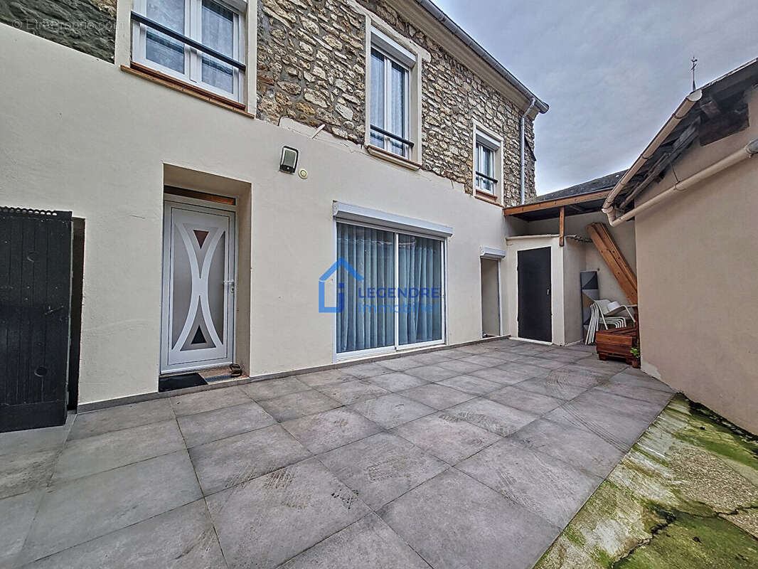 Maison à PIERRELAYE