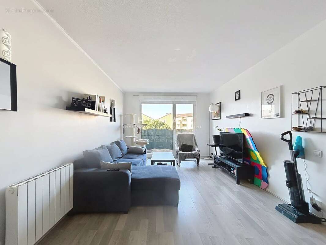 Appartement à SAINT-GENIS-LAVAL